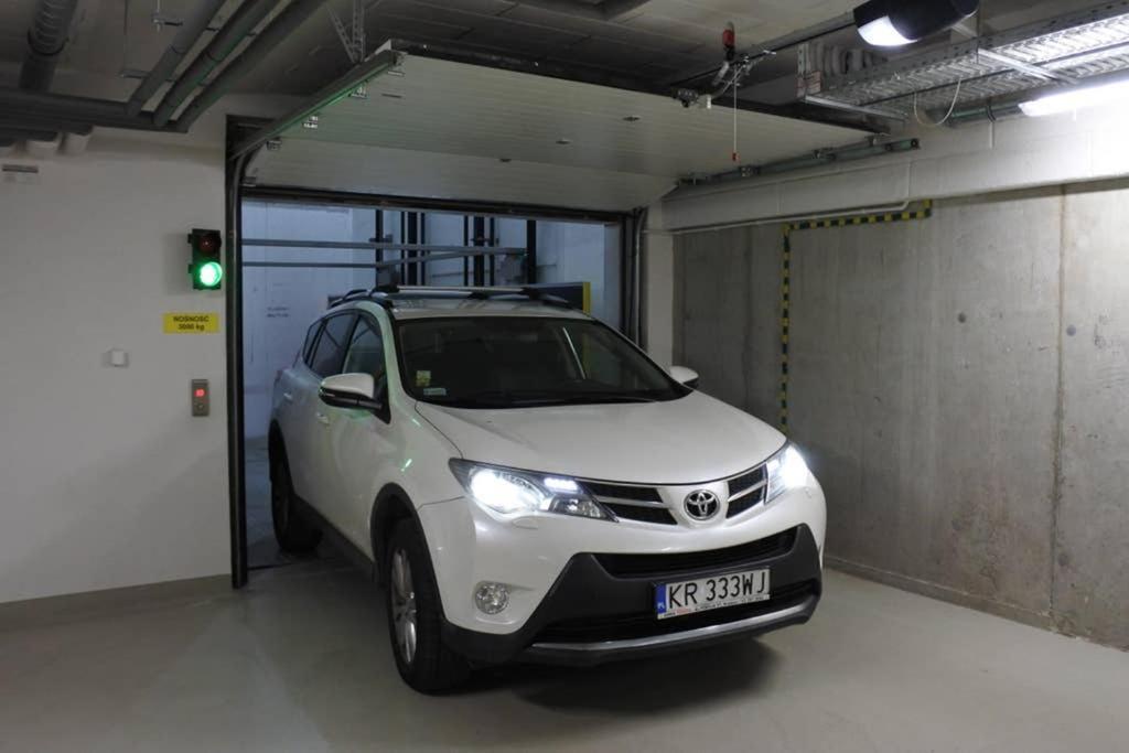 Boutique 109 - Old City, Luxury Apt. With A Garage Krakow Exterior photo